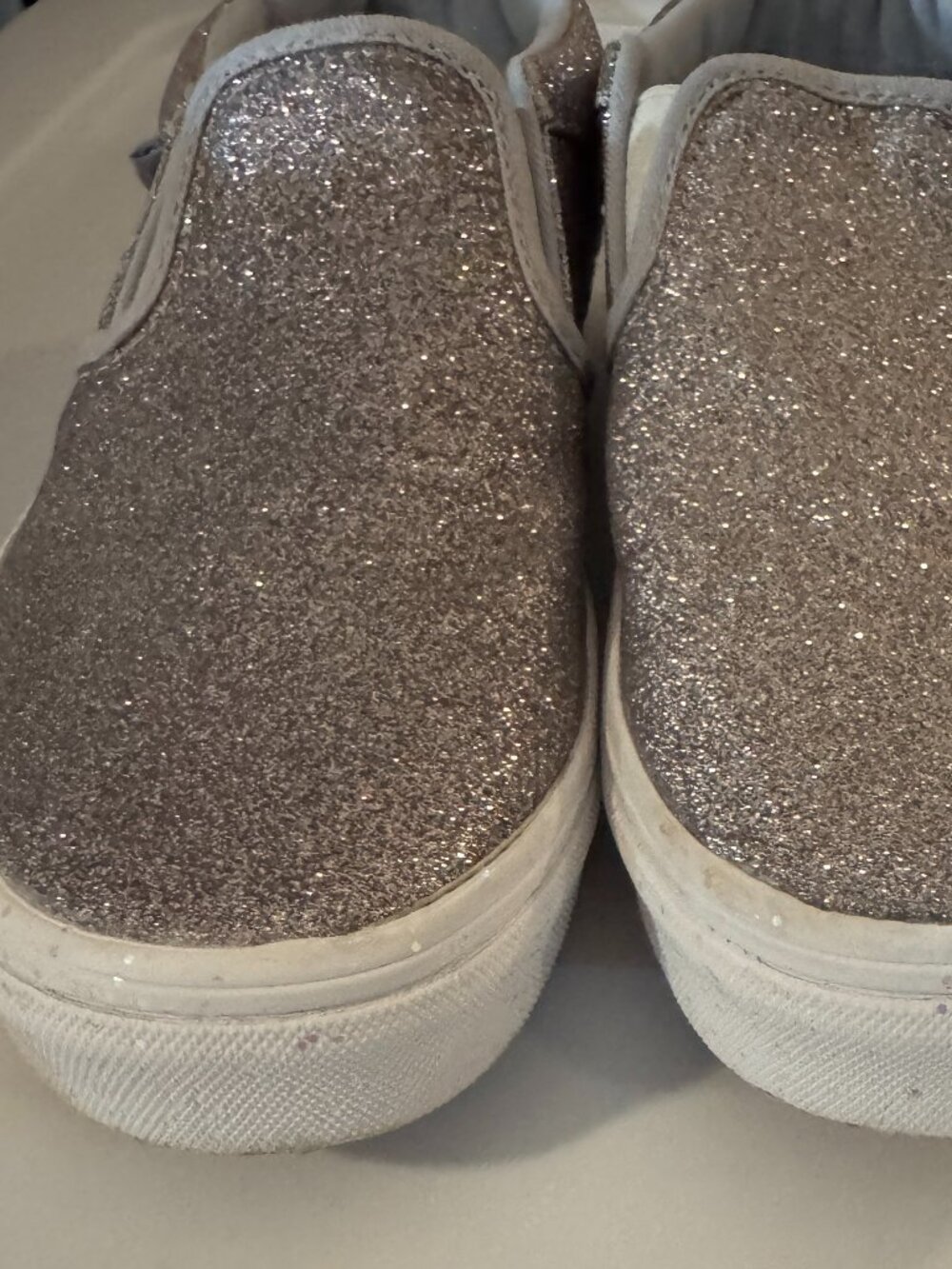Vans Girls' Missy Silver Glitter Slip-On Sneakers – Size: Girls' 4, - Picture 2 of 8